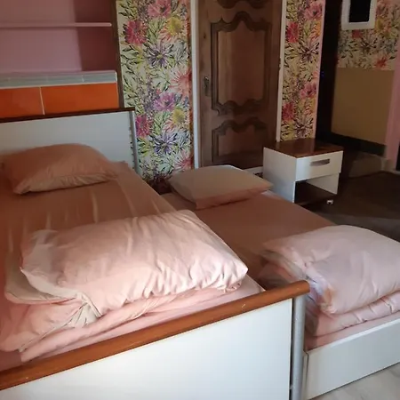 Bed & Breakfast Familiale Avec Piscine Chauffee Et Jacuzzi